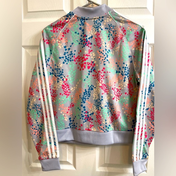 NWT Adidas Flower Track Jacket Girls Size 14-15th yrs/XL - Picture 2 of 8